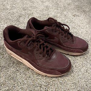 Nike shoes (color maroon)